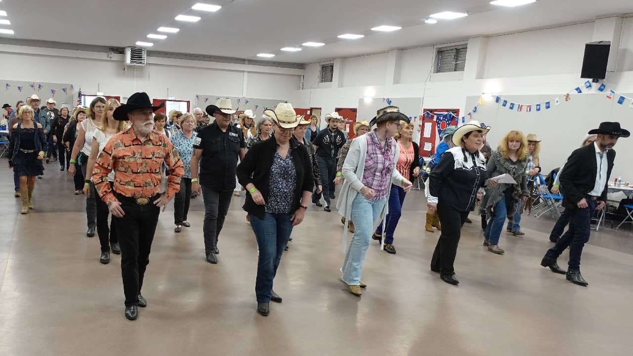 Rockin' Chairs au bal du Cowboy Hat Dancers à Plaisir - photo Eric Caumes