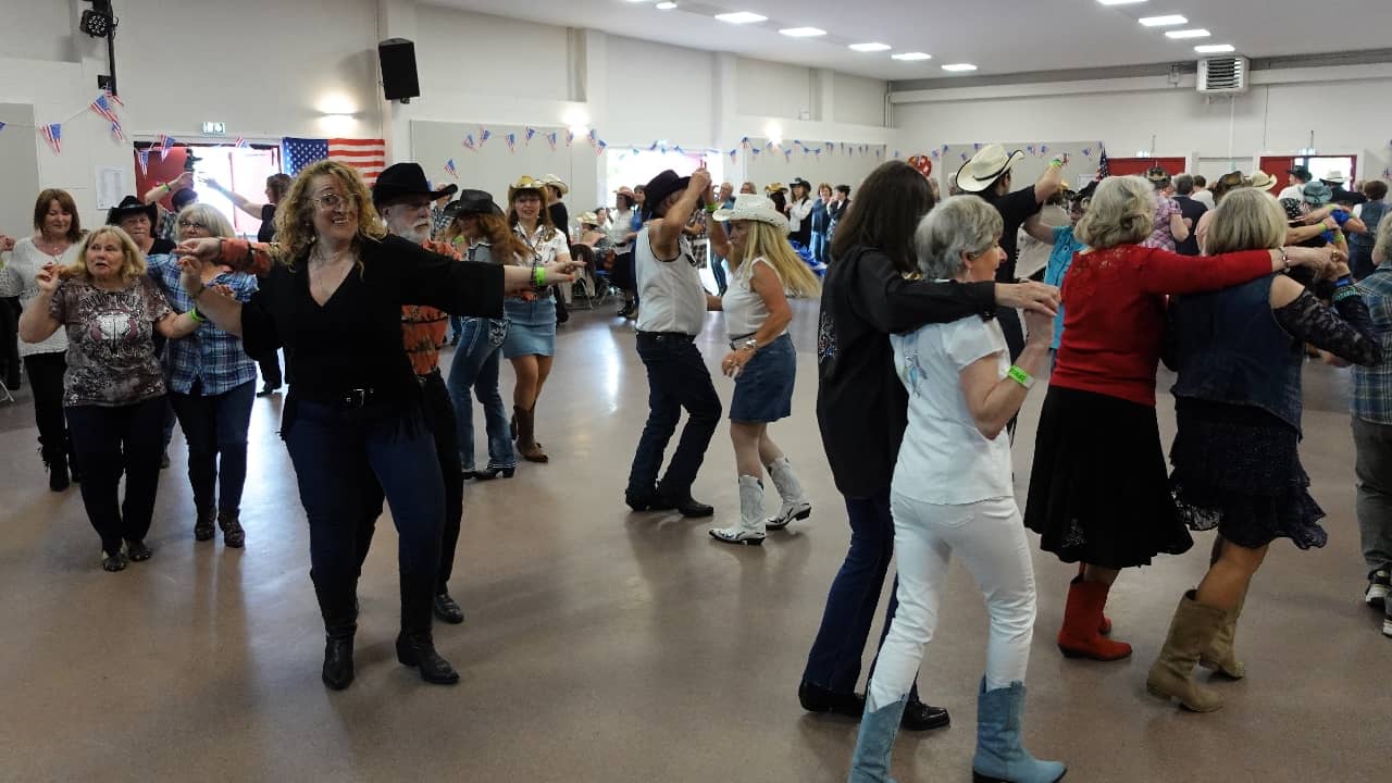 Rockin' Chairs au bal du Cowboy Hat Dancers à Plaisir - photo Eric Caumes