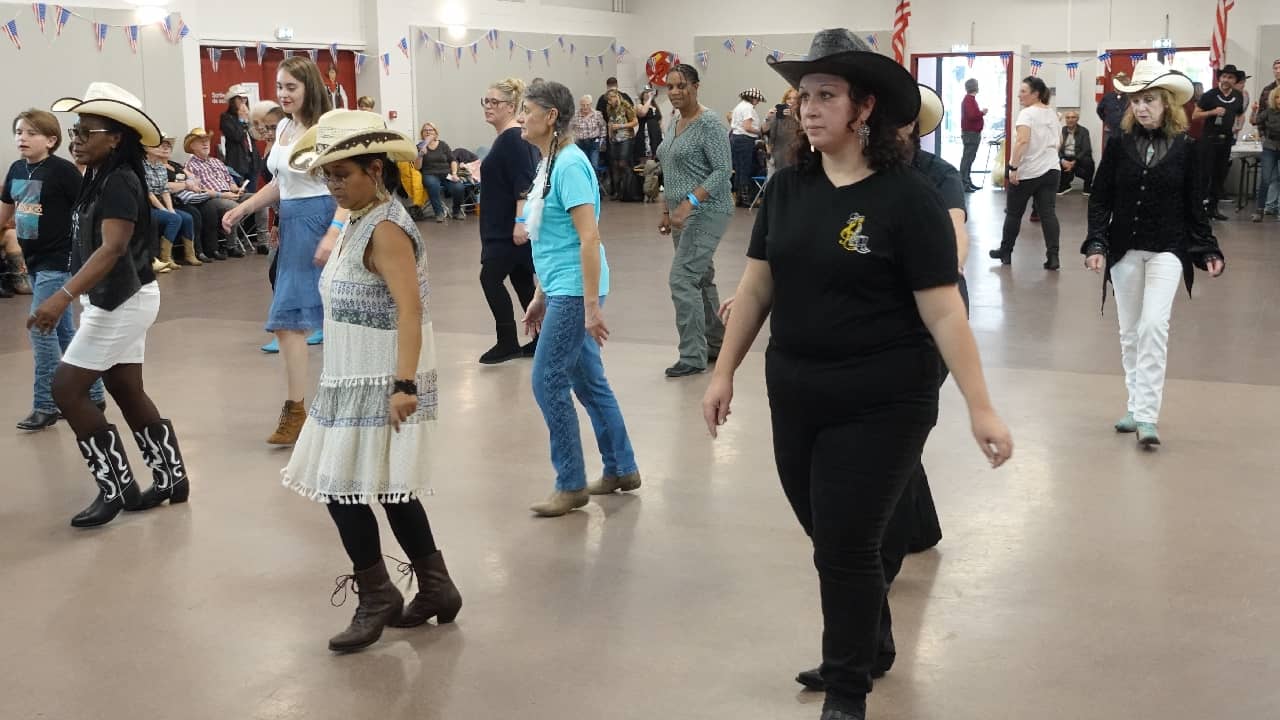 Rockin' Chairs au bal des Cowboy Hat Dancers - Plaisir (78) / photo Eric Caumes