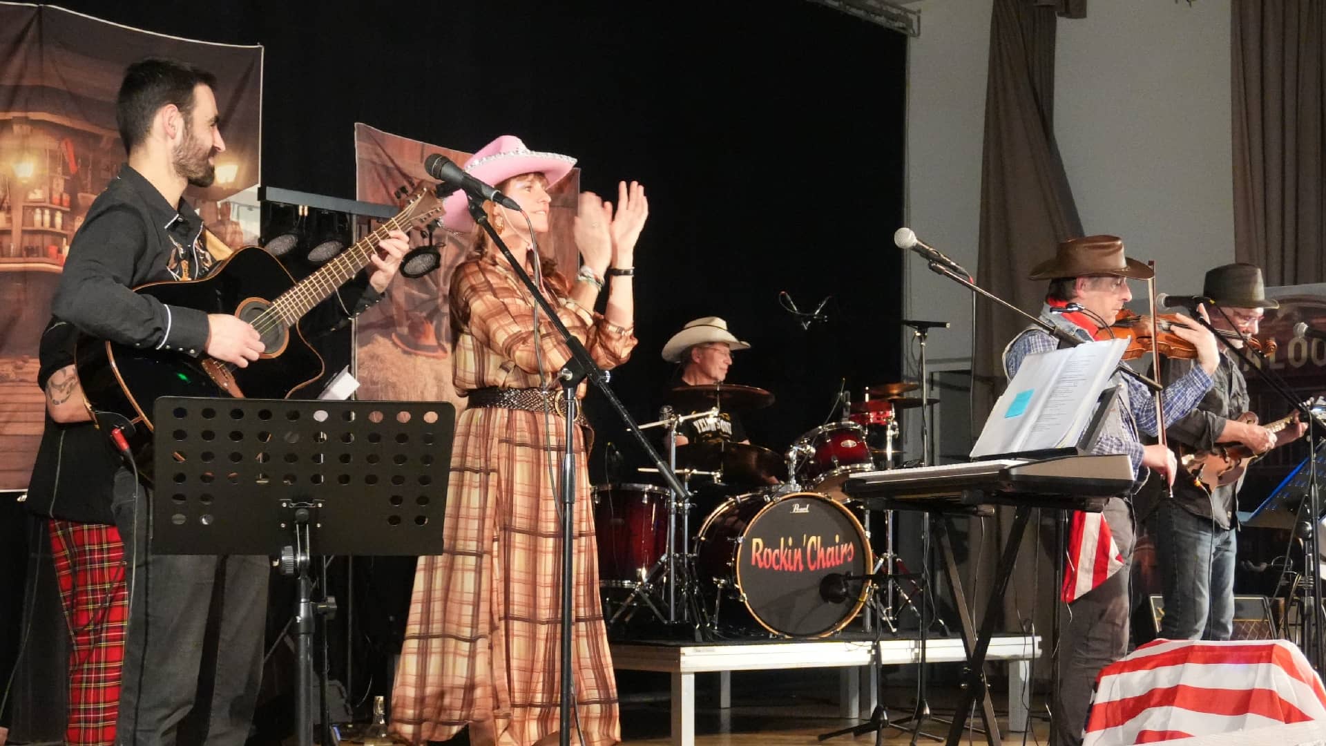 Concert chez les Enfile Tes Bottes à Ouzouer-le-Marché (41) - photo Eric Caumes