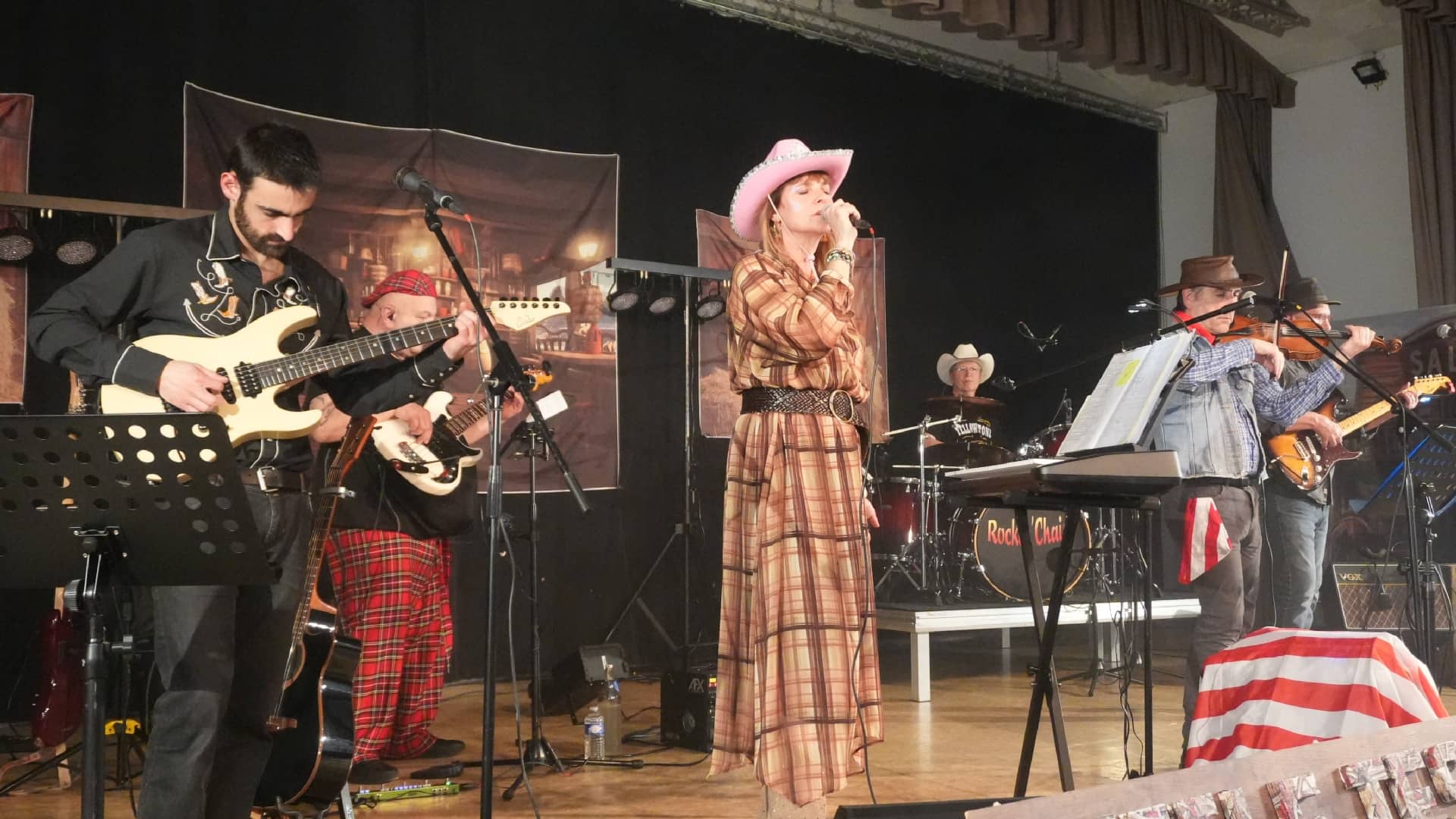 Concert chez les Enfile Tes Bottes à Ouzouer-le-Marché (41) - photo Eric Caumes