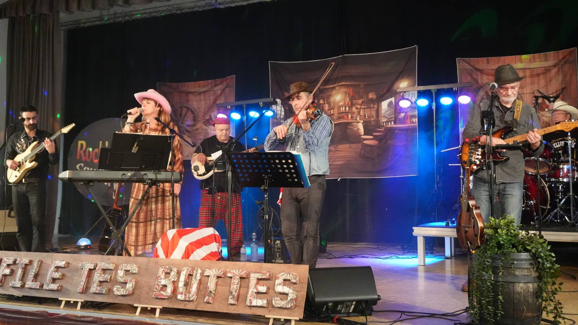 Concert chez les Enfile Tes Bottes à Ouzouer-le-Marché (41) - photo Eric Caumes