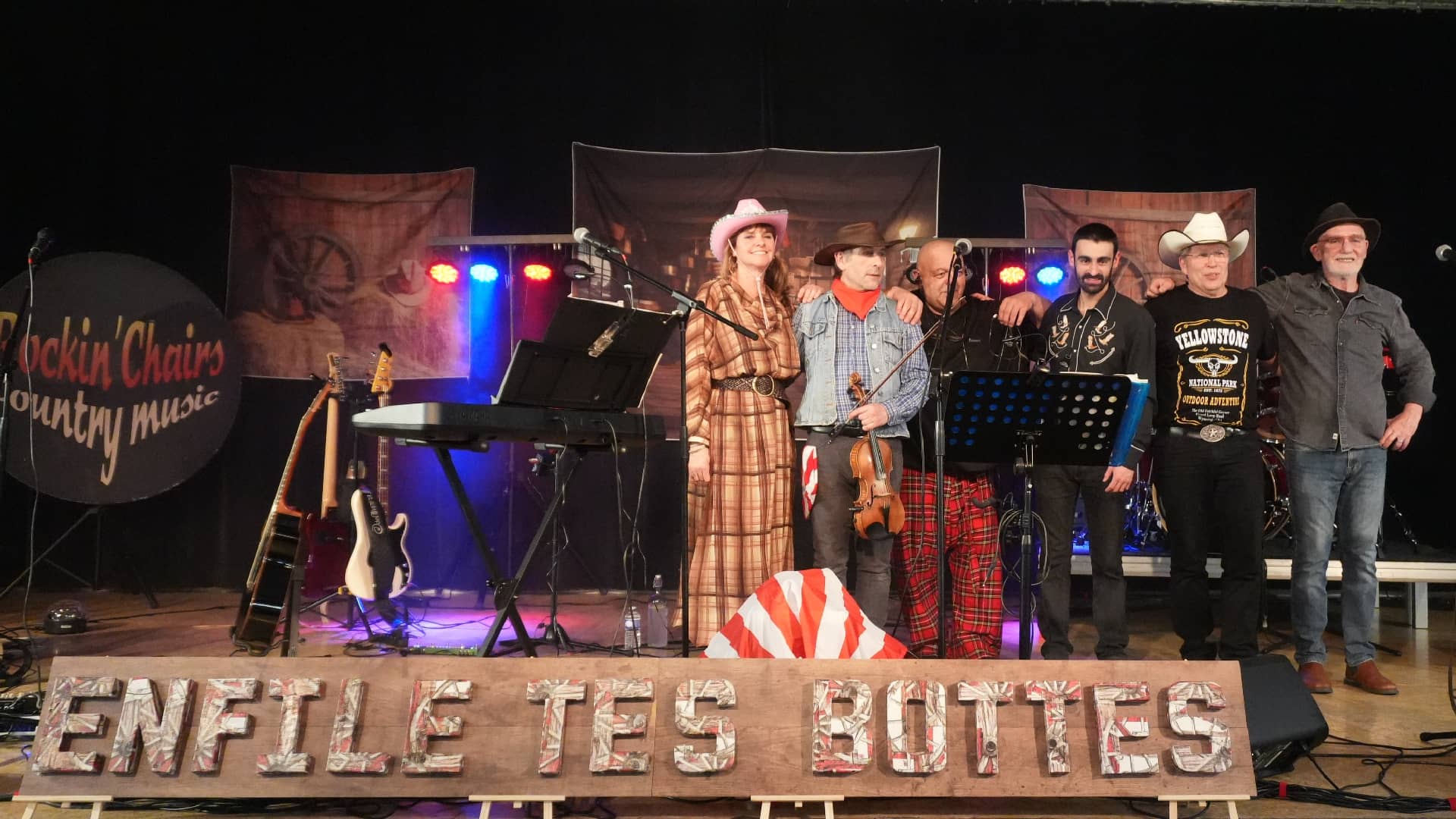 Concert chez les Enfile Tes Bottes à Ouzouer-le-Marché (41) - photo Eric Caumes