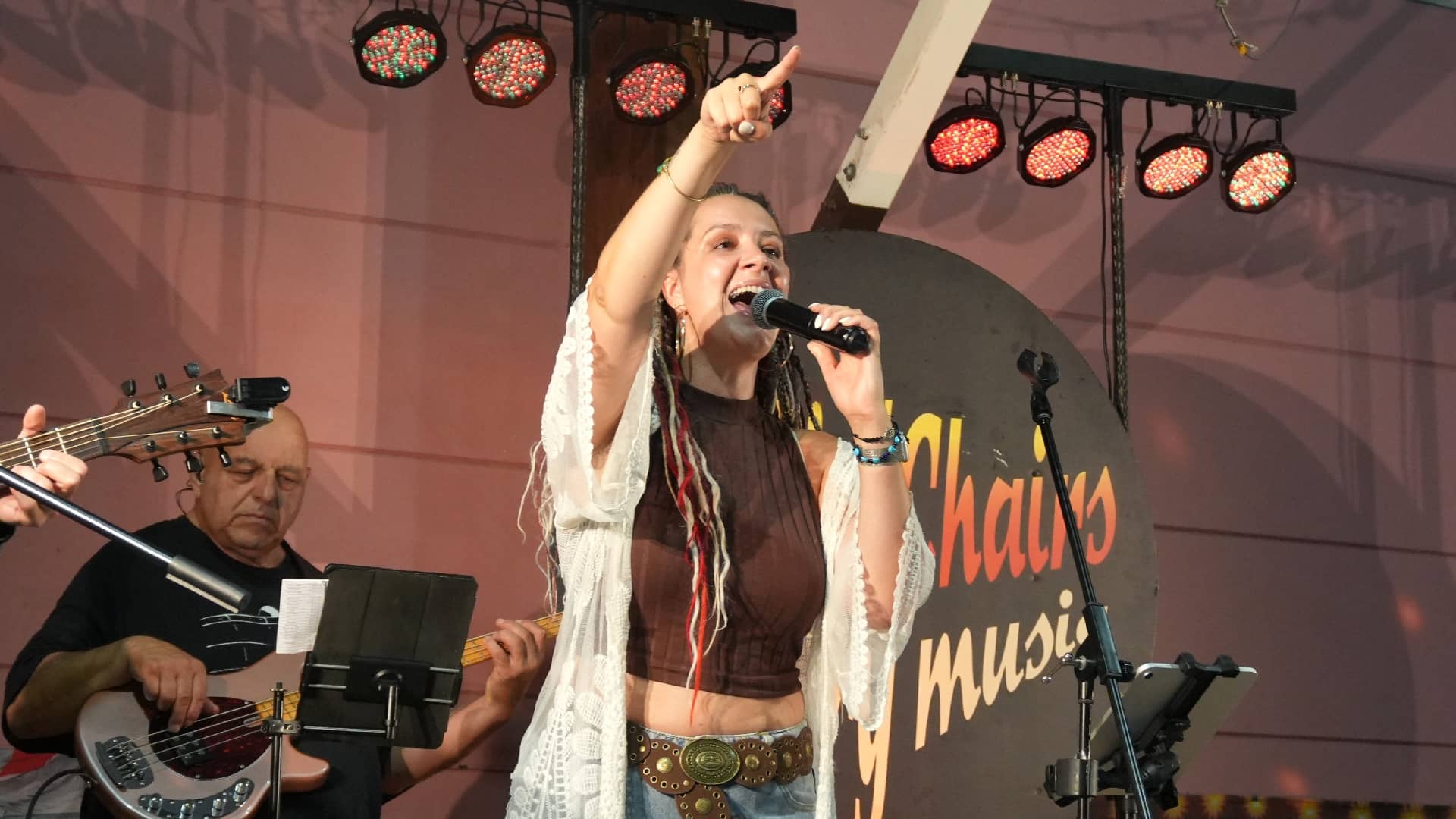 Concert chez les Flower Country à Perriers-sur-Andelle (27) - Photo : Eric Caumes