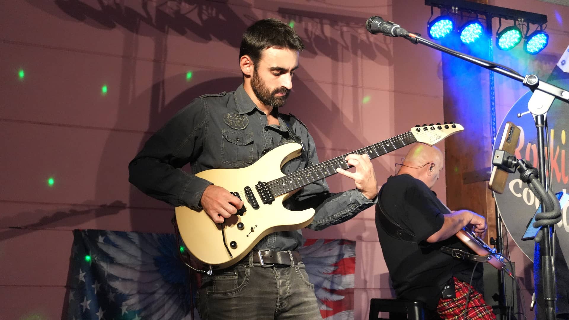 Concert chez les Flower Country à Perriers-sur-Andelle (27) - Photo : Eric Caumes