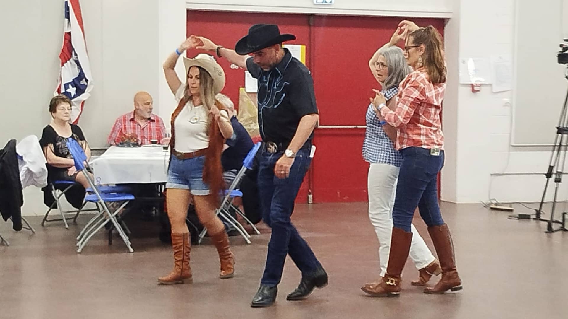 Rockin' Chairs chez les Cowboy Hat Dancers - Plaisir (78) - Photo Valérie Thomas