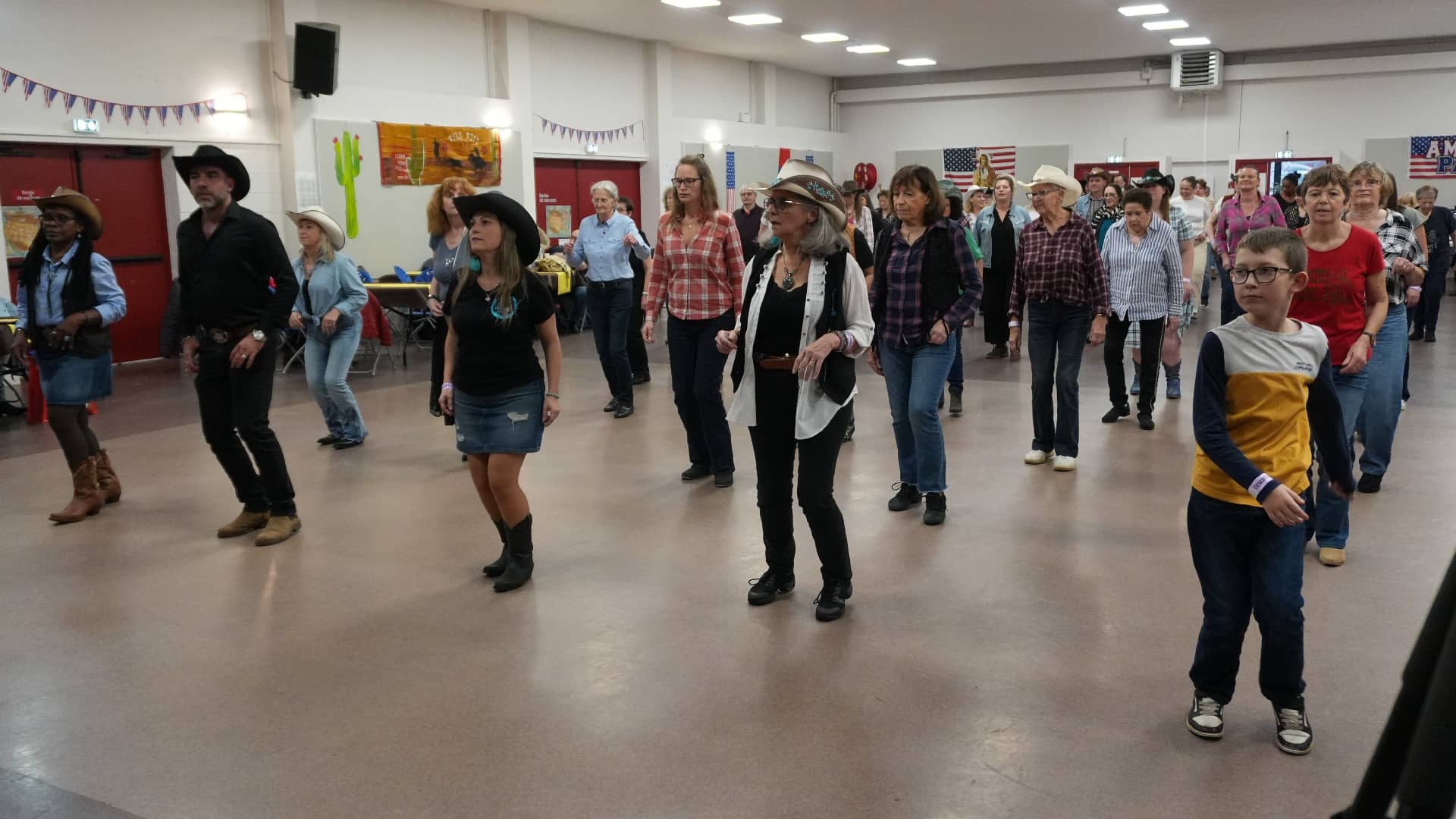 Rockin' Chairs chez les Cowboy Hat Dancers - Plaisir (78) - photo Eric Caumes