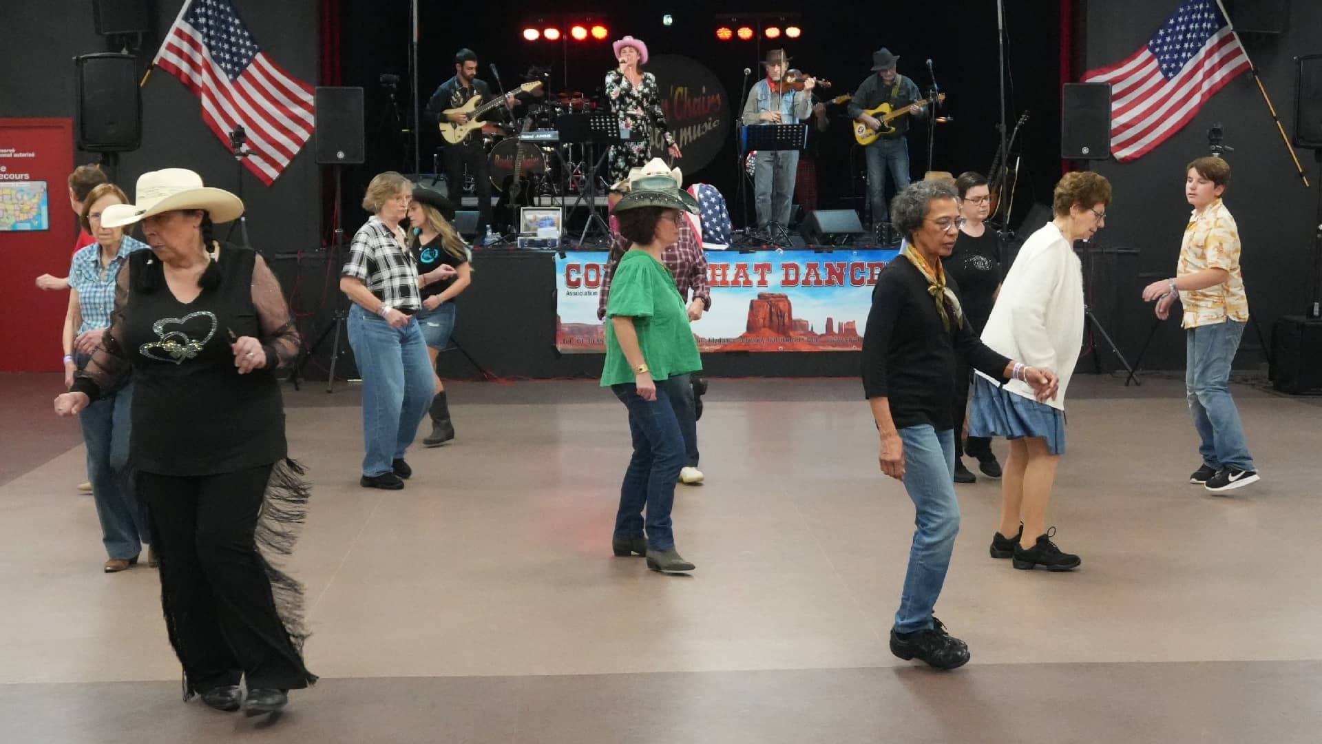 Rockin' Chairs chez les Cowboy Hat Dancers - Plaisir (78) - photo Eric Caumes