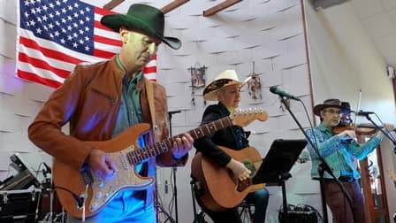 Medley par Rockin' Chairs, groupe country rock - Bal The Buzzy Boots Dancers (Condé-sur-Vesgre) - Vidéo : Eric Caumes
