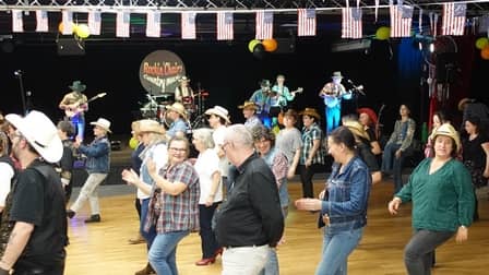 Medley par Rockin' Chairs, groupe country rock - 15ème anniversaire du 100tiags (Luc-la-Primaube) - Vidéo : Eric Caumes