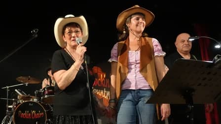 Medley par Rockin' Chairs, groupe country rock - Bal-concert chez les Trélou Country Les Threewolv's - Dormans (51) - Captation et montage photo/vidéo : Eric Caumes