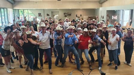 Medley par Rockin' Chairs, groupe country rock - Bal-concert chez les Daddy's Country 56 à Plumergat (56) - Captation et montage photo/vidéo : Eric Caumes