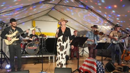 Medley par Rockin' Chairs, groupe country rock - Festival Des talons et des talents - Vendœuvres (36) - Captation et montage photo/vidéo : Eric Caumes