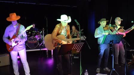 Seminole wind (John Anderson) par Rockin' Chairs, orchestre country rock, chez les Cowboy Hat Dancers - Plaisir